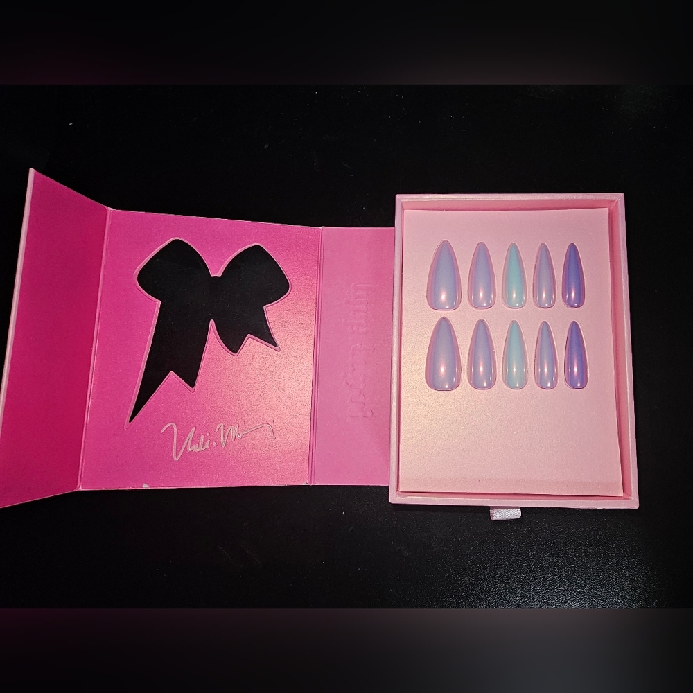 Pink Friday Nail Set - Picture 4 of 7